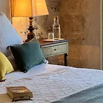 Bed & Breakfast Castillo De Corvinos