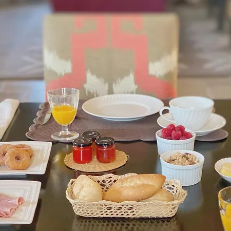 Castillo De Corvinos Bed and Breakfast