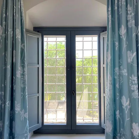 Bed and breakfast Castillo De Corvinos