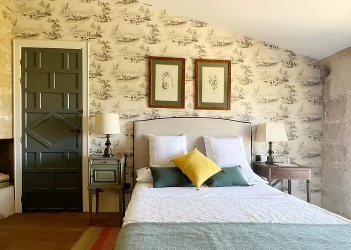 Castillo De Corvinos Bed & Breakfast