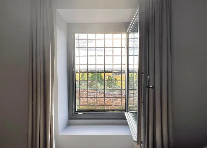 Bed & Breakfast Castillo De Corvinos