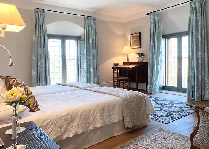 Castillo De Corvinos Bed & Breakfast 4*