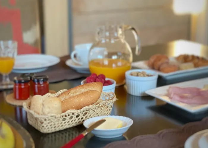 Castillo De Corvinos Bed & Breakfast