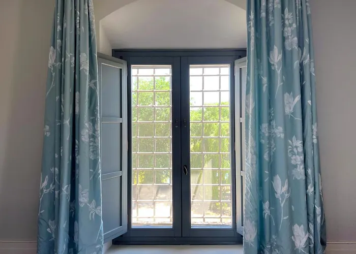 Bed & Breakfast Castillo De Corvinos