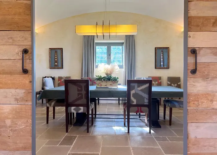 Castillo De Corvinos 4*