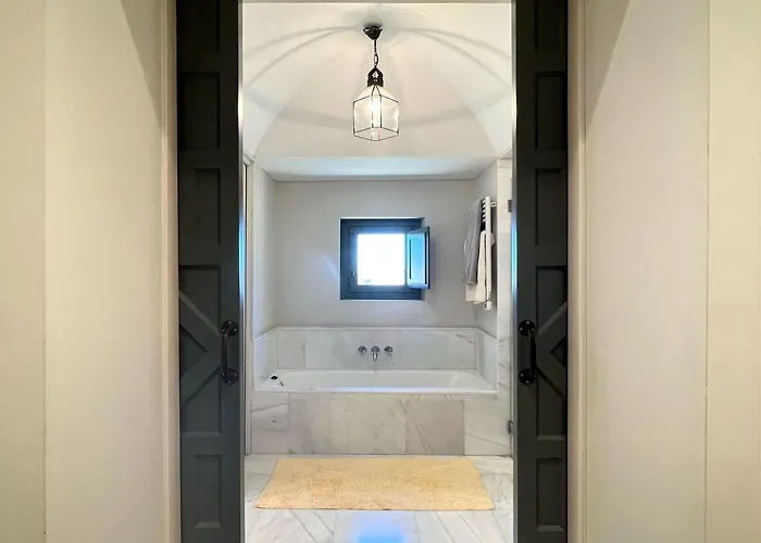 Castillo De Corvinos 4* Huesca