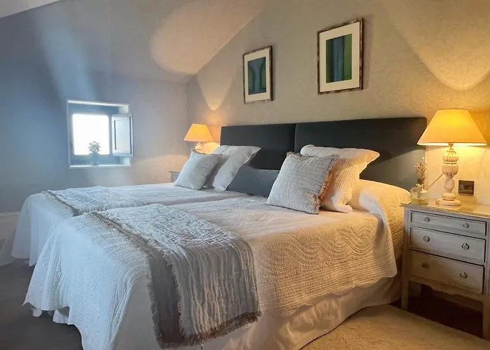 Castillo De Corvinos Bed & Breakfast 4*