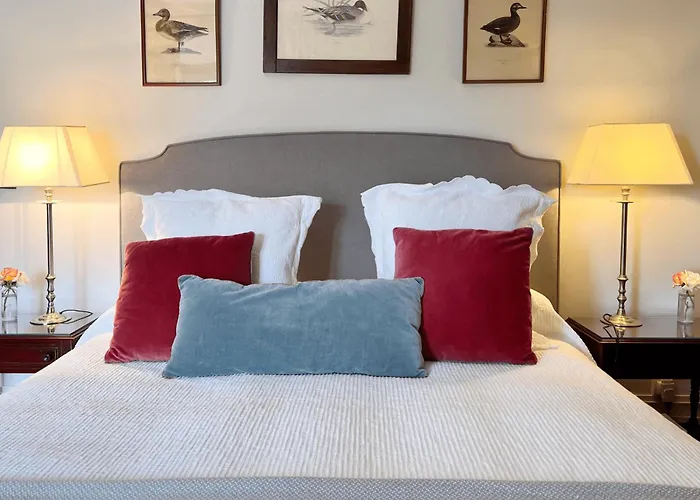 Castillo De Corvinos Bed & Breakfast