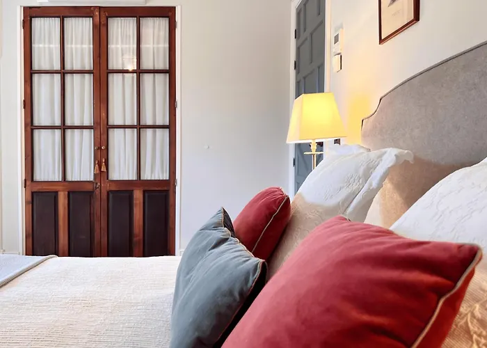 Castillo De Corvinos Bed & Breakfast 4*